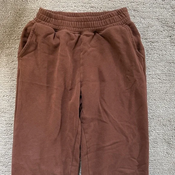AEO Brown Boyfriend Joggers - Picture 2 of 7